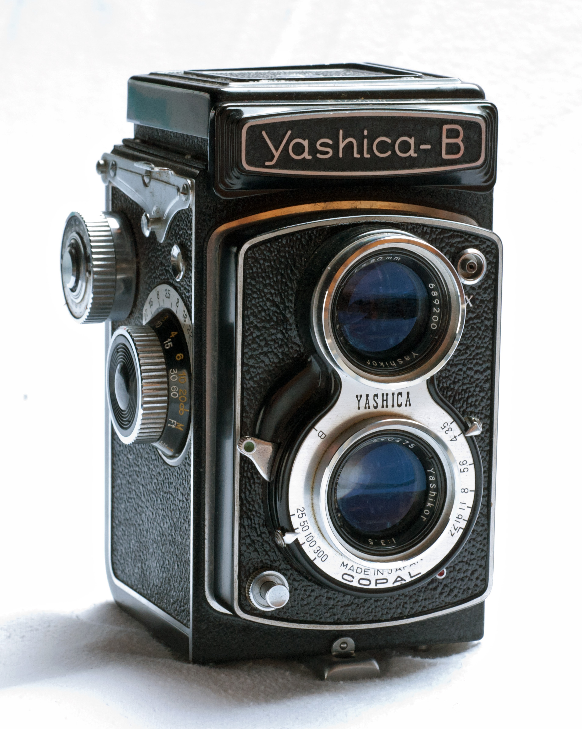 YASHICA B